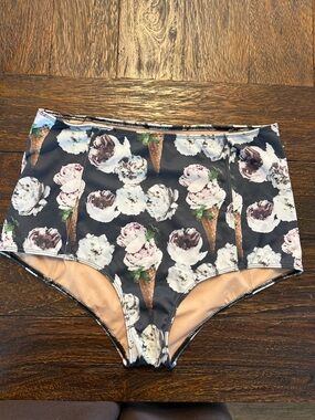 Kortni Jeane Floral High-Waist Swim Bottoms - Black & Blush